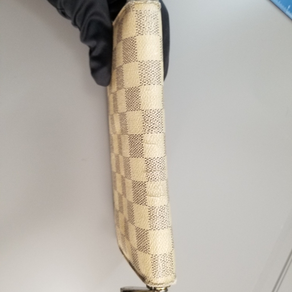 Still available! LOUIS VUITTON Zippy Compact Damier Azur Wallet - Picture 5 of 16